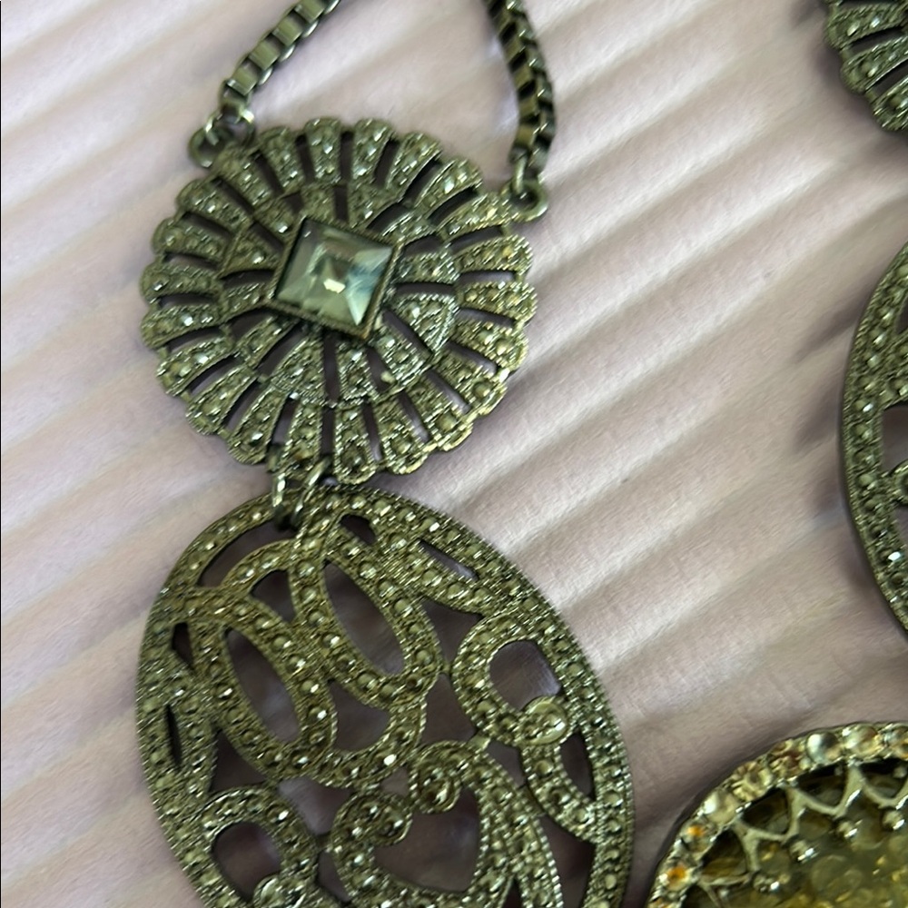 Elegant Silver Statement Necklace - Picture 5 of 10